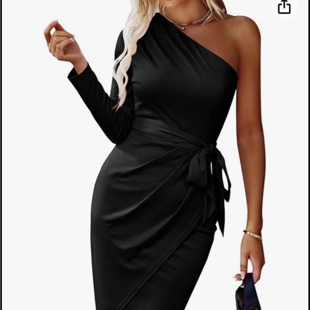 Elegant Black One-Shoulder Dress